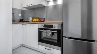 Single oven in white kitchen