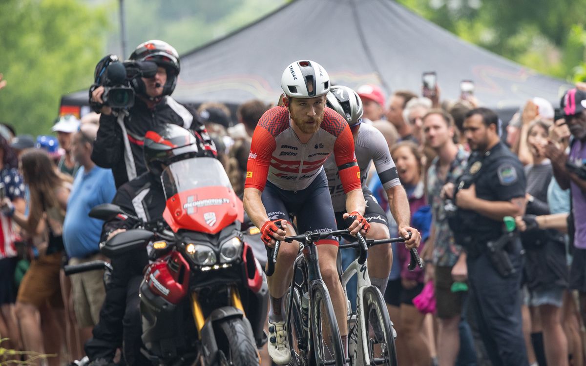 Then a few laps later Quinn Simons bridged solo, to Ty Williams and the two of them working together set off alarm bells in the peloton.