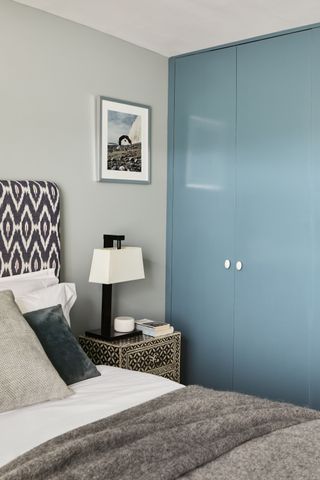 blue bespoke wardrobes, bedroom ideas for men