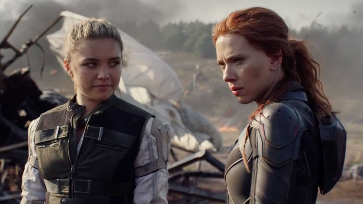 Florence Pugh and Scarlett Johansson in &#039;Black Widow.&#039;