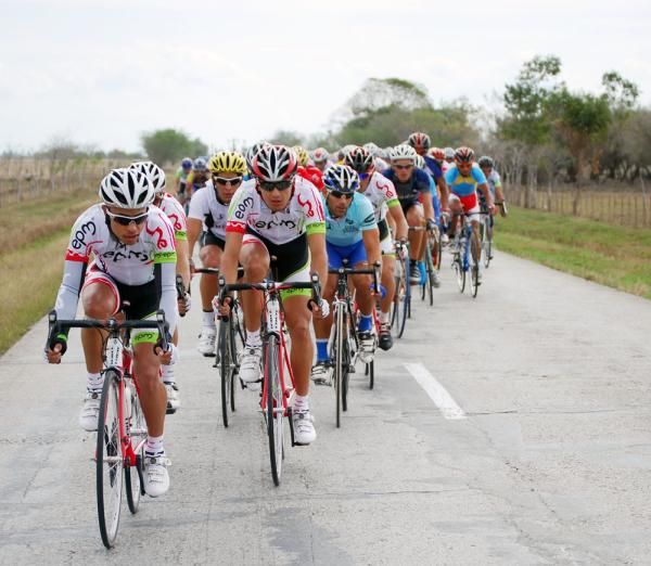The riders were active in the peloton early on, signaling what was to follow.
