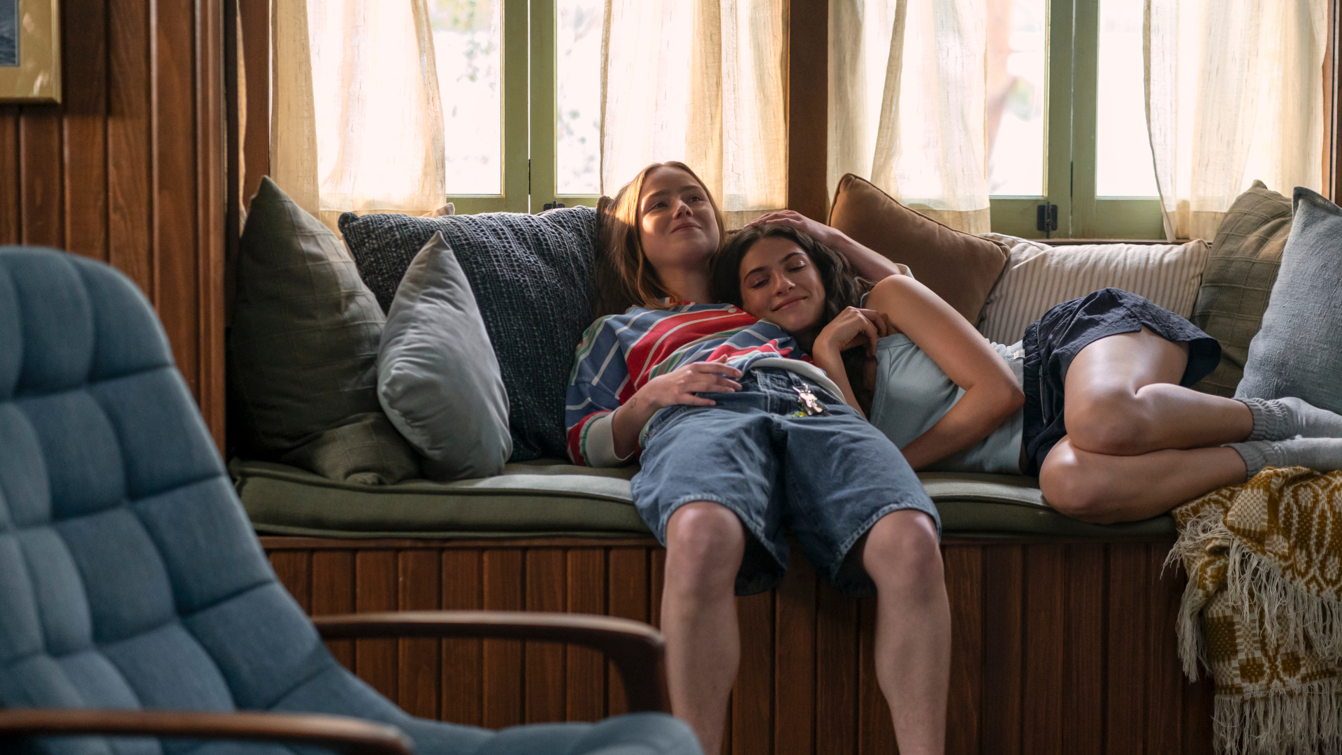 Ramona (Amélie Hoeferle) and Annie Jacobson (Ella Rubin) in Prime Video's 'Sterling Point.'