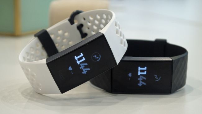 fitbit not showing steps on watch