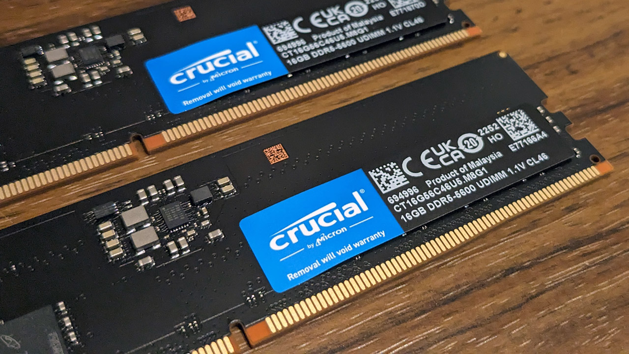 Crucial DDR5-5600 2x16GB memory kit close up
