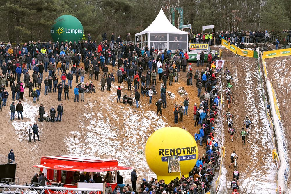 The crowds were out to watch the elite women's race at Superprestige Zonhoven