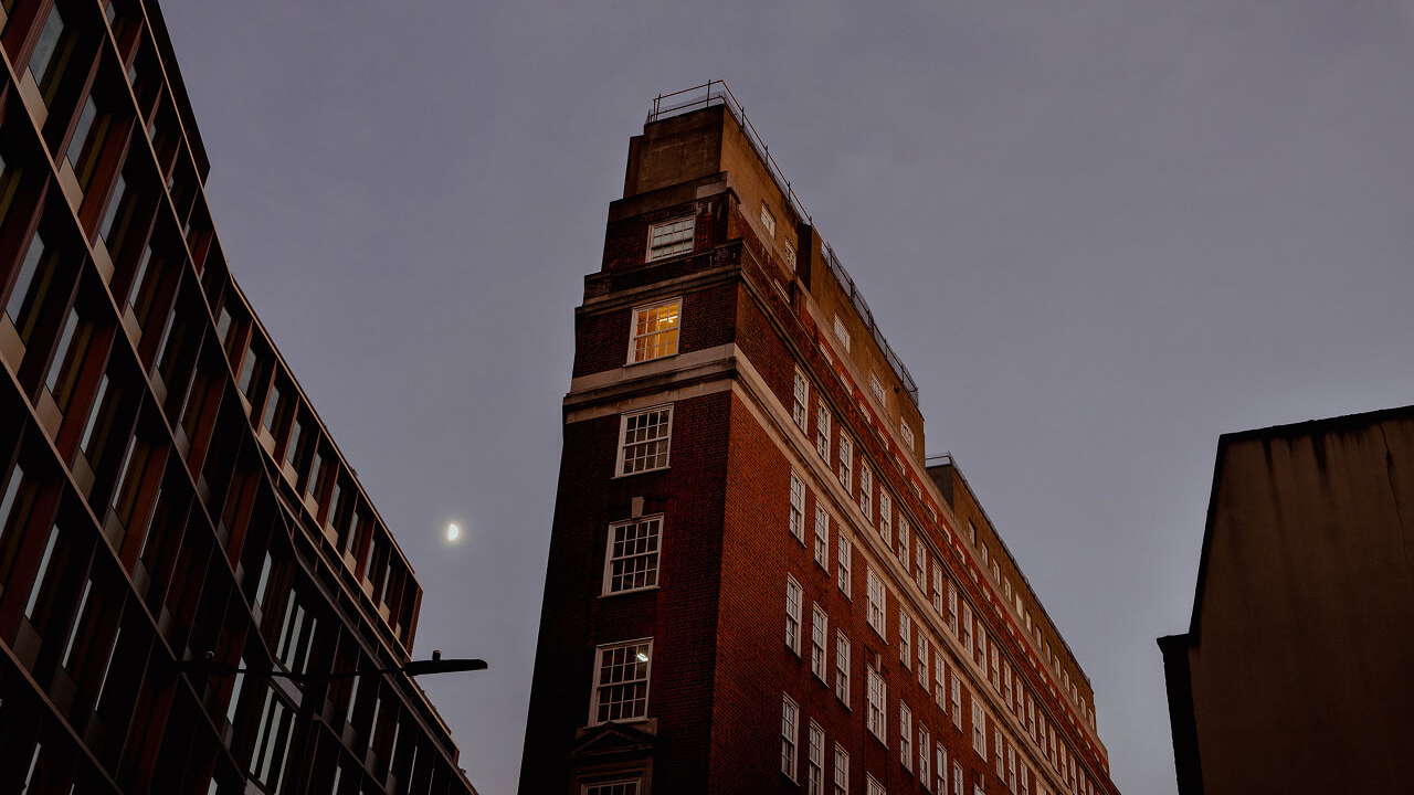 A sample photo of a building at night taken with the Nikon Nikkor Z 24-105mm f/4-7.1 lens