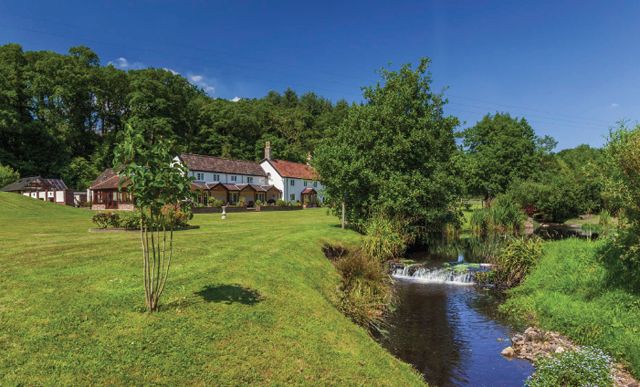 Taunton country houses for sale