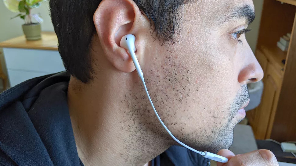 Best cheap earbuds: Apple EarPods (Lightning Version)