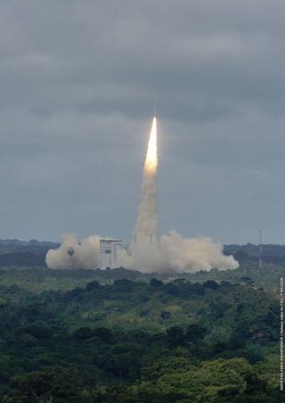 Vega VV04 Rocket Launches ESA's IXV (Distant View)