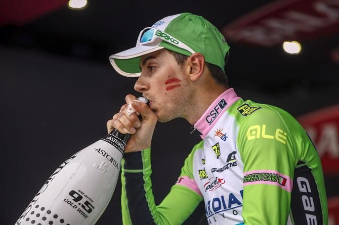 Marco Canola (Bardiani-CSF) drinks up