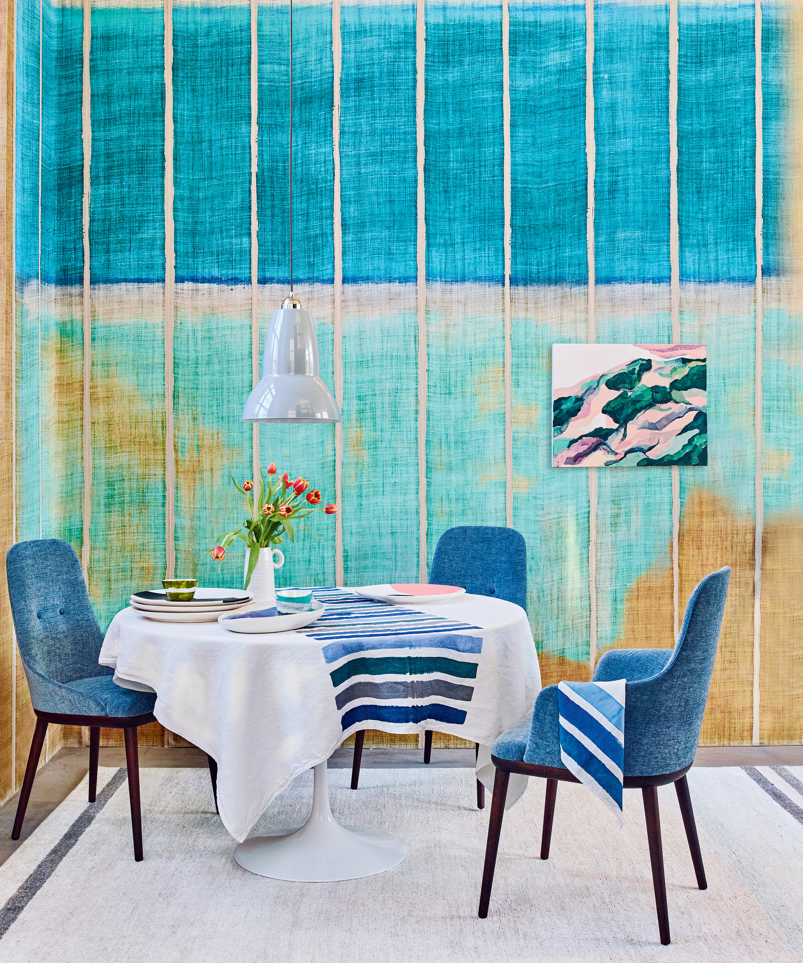 Experts reveal how to zone a space with striped walls