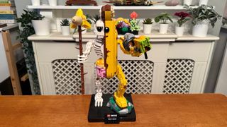 Front view of the Lego Fortnite Peely Bone (77072)