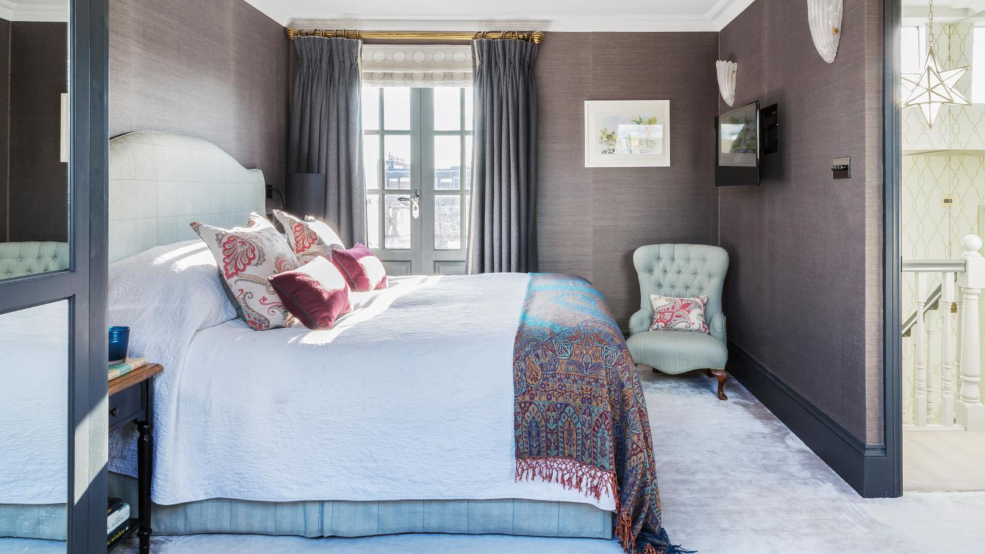 Do queen sheets fit a full bed? Answers from bedding experts