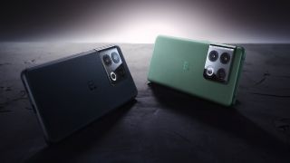 OnePlus 10 Pro en color verde y negro