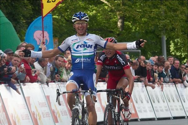 Julien Simon (Saur-Sojasun) celebrates victory in the 2012 Grand Prix de Wallonie.