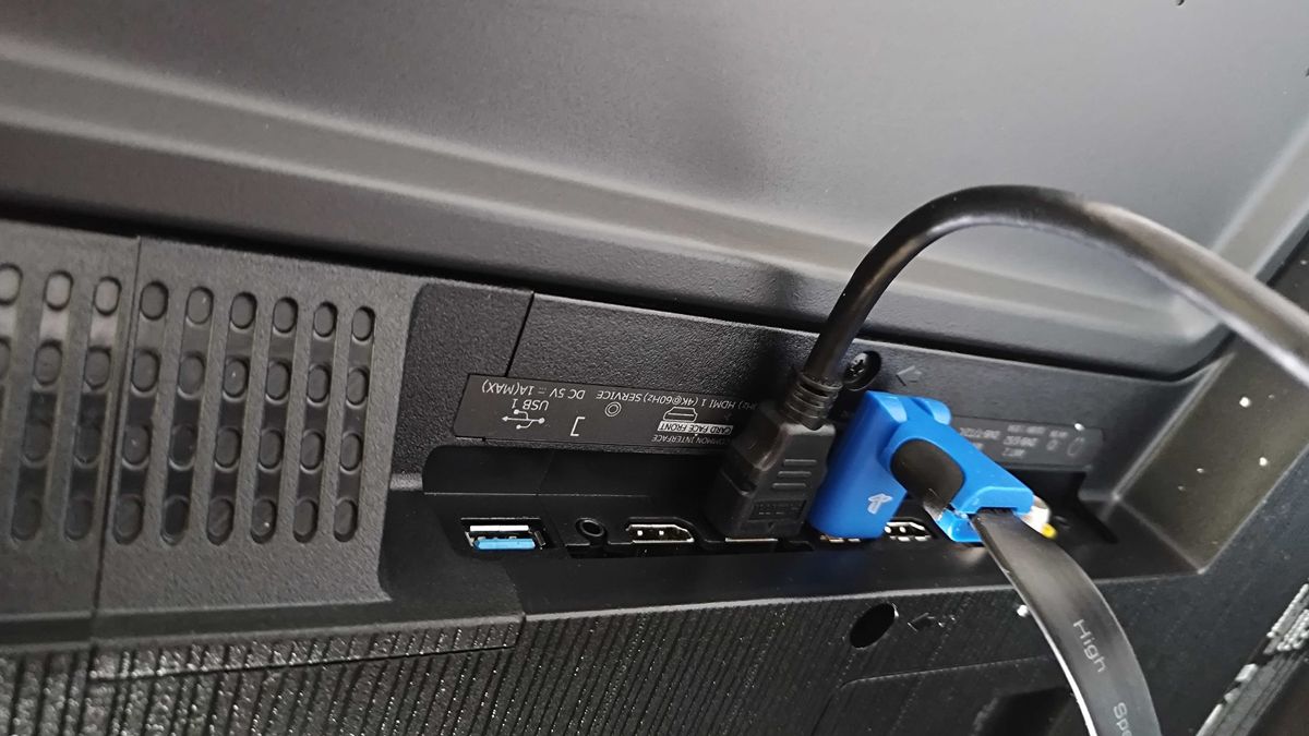 Hisense U7N HDMI ports with cables connected