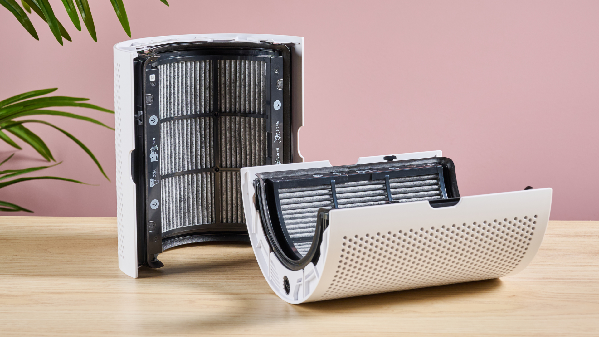 The HEPA 13 and activated carbon filter can be seen inside the outer panels of the purifying fan.