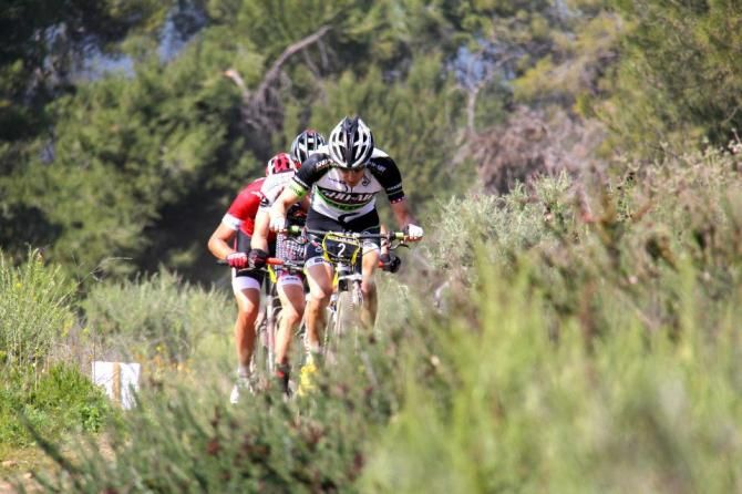 Jeremiah Bishop (Sho-Air/Cannondale) sets the pace with Raphael Gagne (Rocky Mountain Factory) in tow