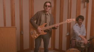 Joe Dart of Vulfpeck teaches slap bass. His full bass course is available from the Vulf Conservatory
