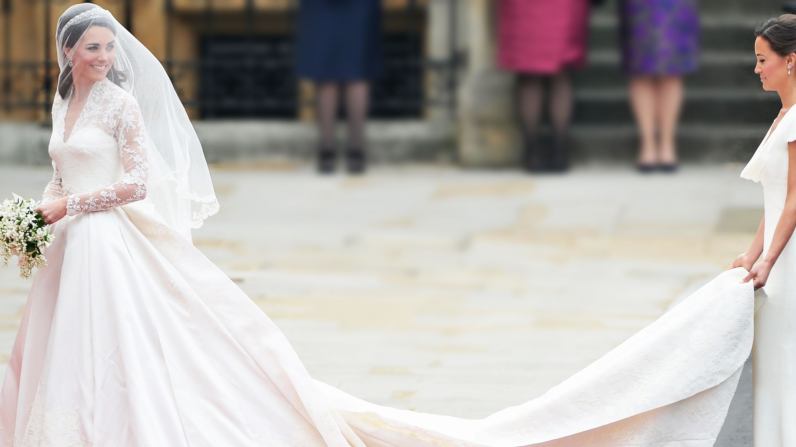 Carolyn Bessette Wedding Dress: Why It's Still So Iconic