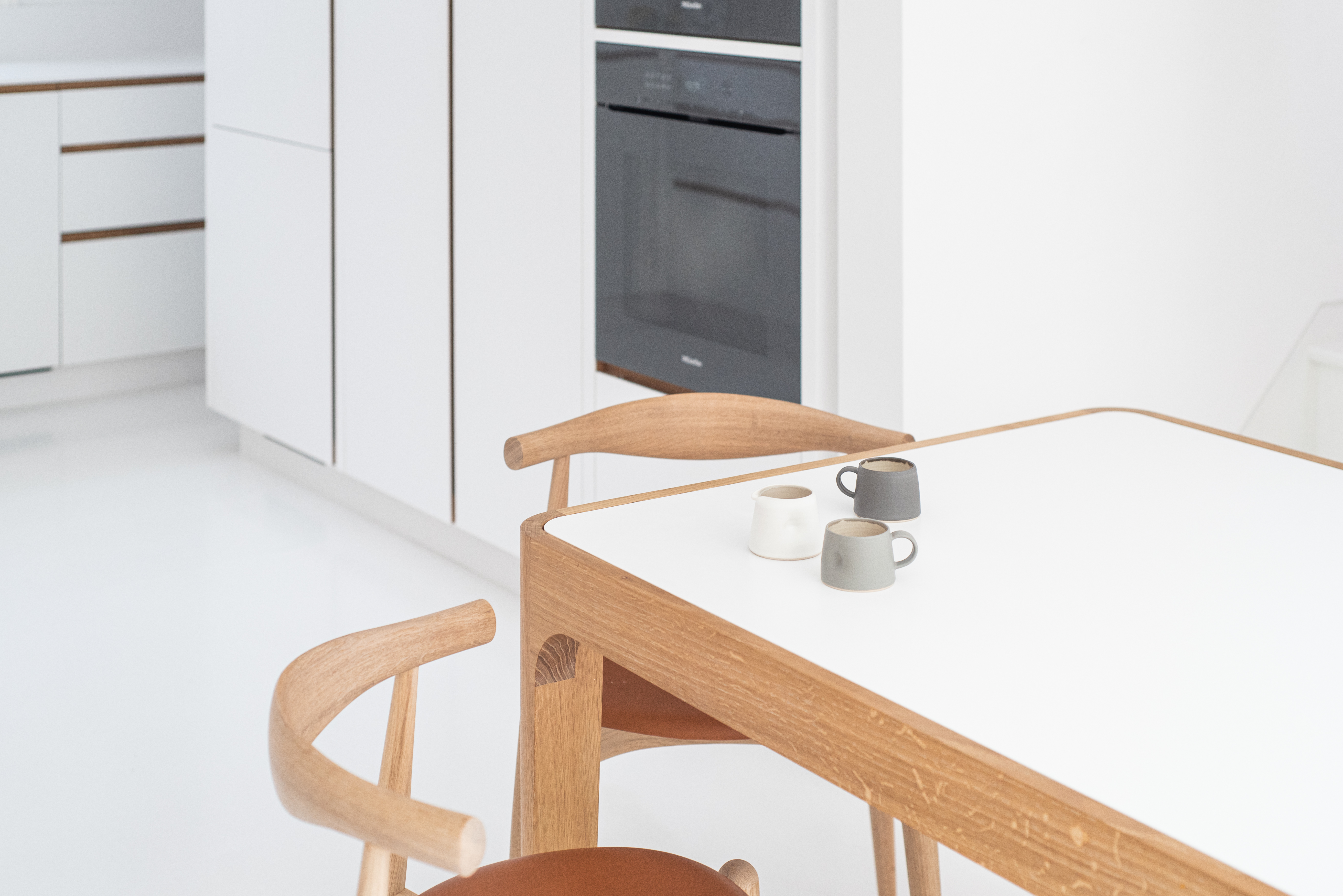 Rydon Street house by Moxon dining table
