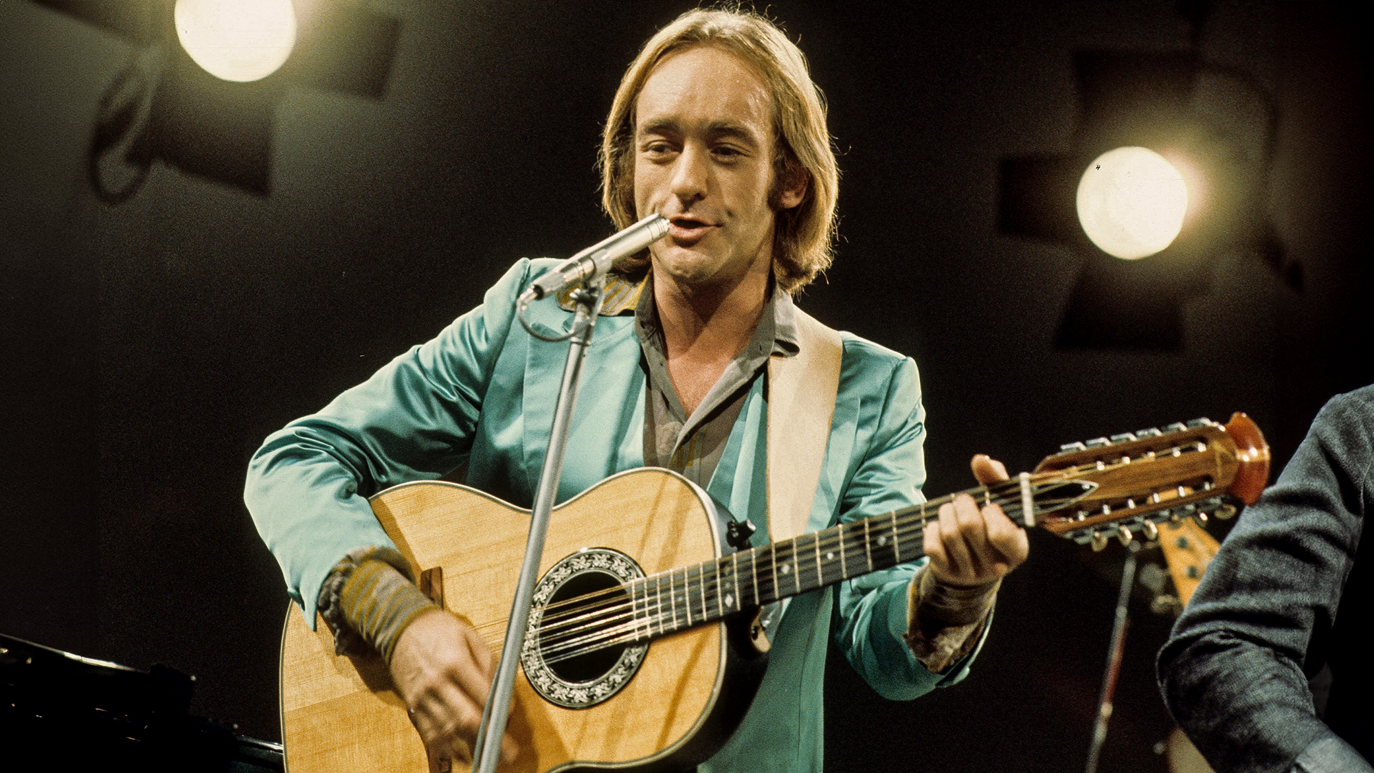 DAVE MASON  English rock musician in 1975