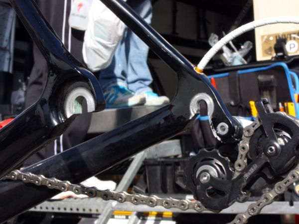 Dropouts on the Specialized Project Black frame are aluminum, presumably hollow as on the Tarmac SL3.