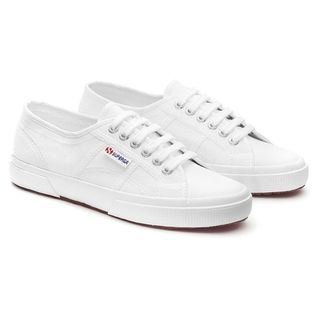 white plimsolls 