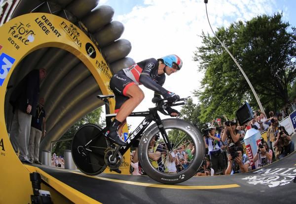 Fabian Cancellara (RadioShack-Nissan) powers down the start ramp.