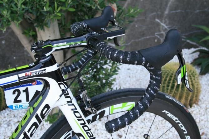 Guillaume Bovin (Cannondale), we&rsquo;re guessing is pretty flexible: negative rise stem slammed and bars displaying a massive drop
