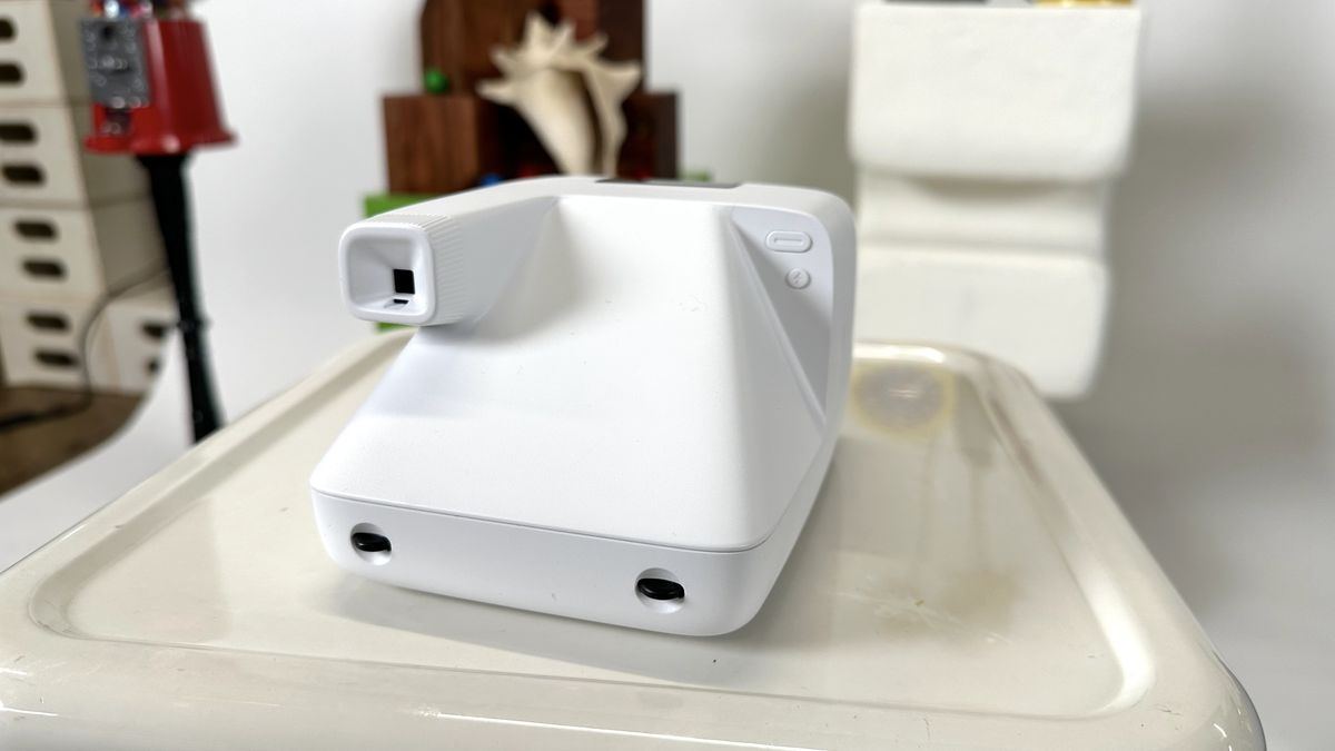 Polaroid flip rear
