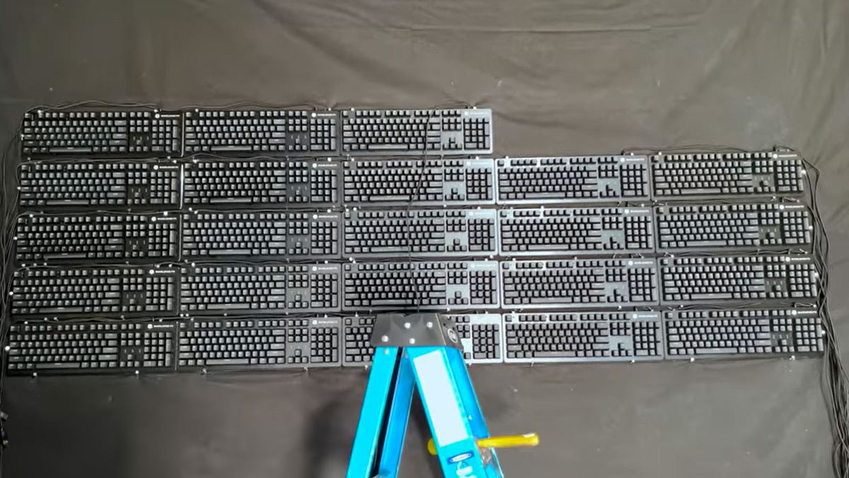 40 ARGB Keyboards Video Wall Pong Plays Better Than Doom Tom