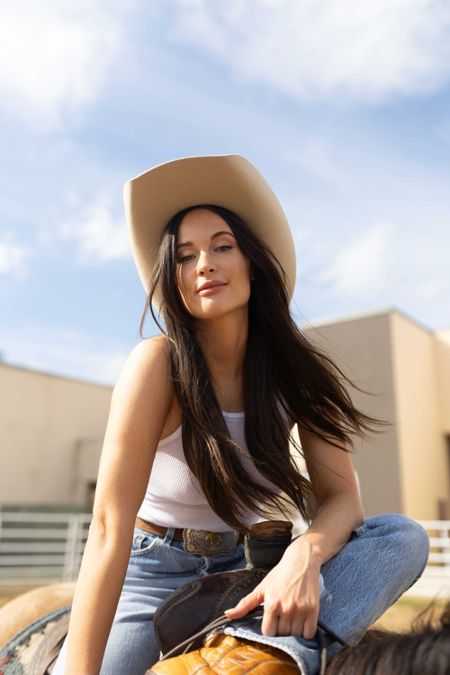 Kacey Musgraves in cowboy hat