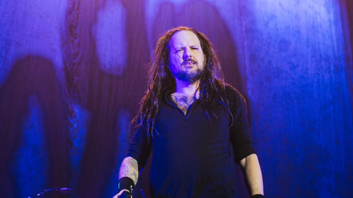 Jonathan Davis on stage