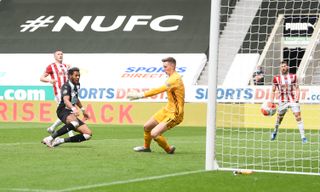 Joelinton scores his second goal for Newcastle, 301 days after the first