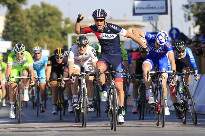 Matteo Pelucchi (IAM Cycling) surprised the other sprinters to win stage 2 of Tirreno-Adriatico