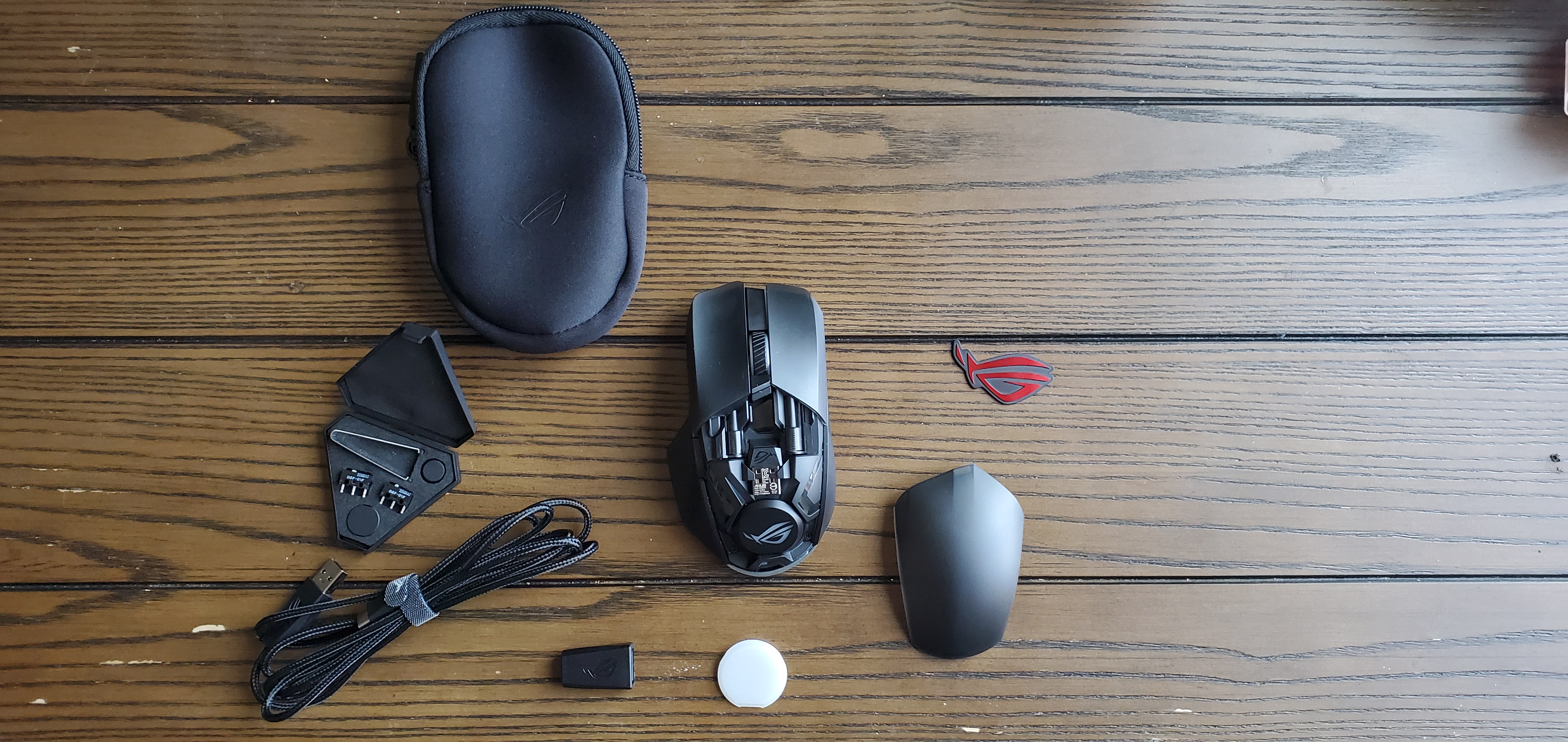Asus Rog Chakram Wireless Gaming Mouse Review Joystick Joys Switchable Switches Tom S Hardware
