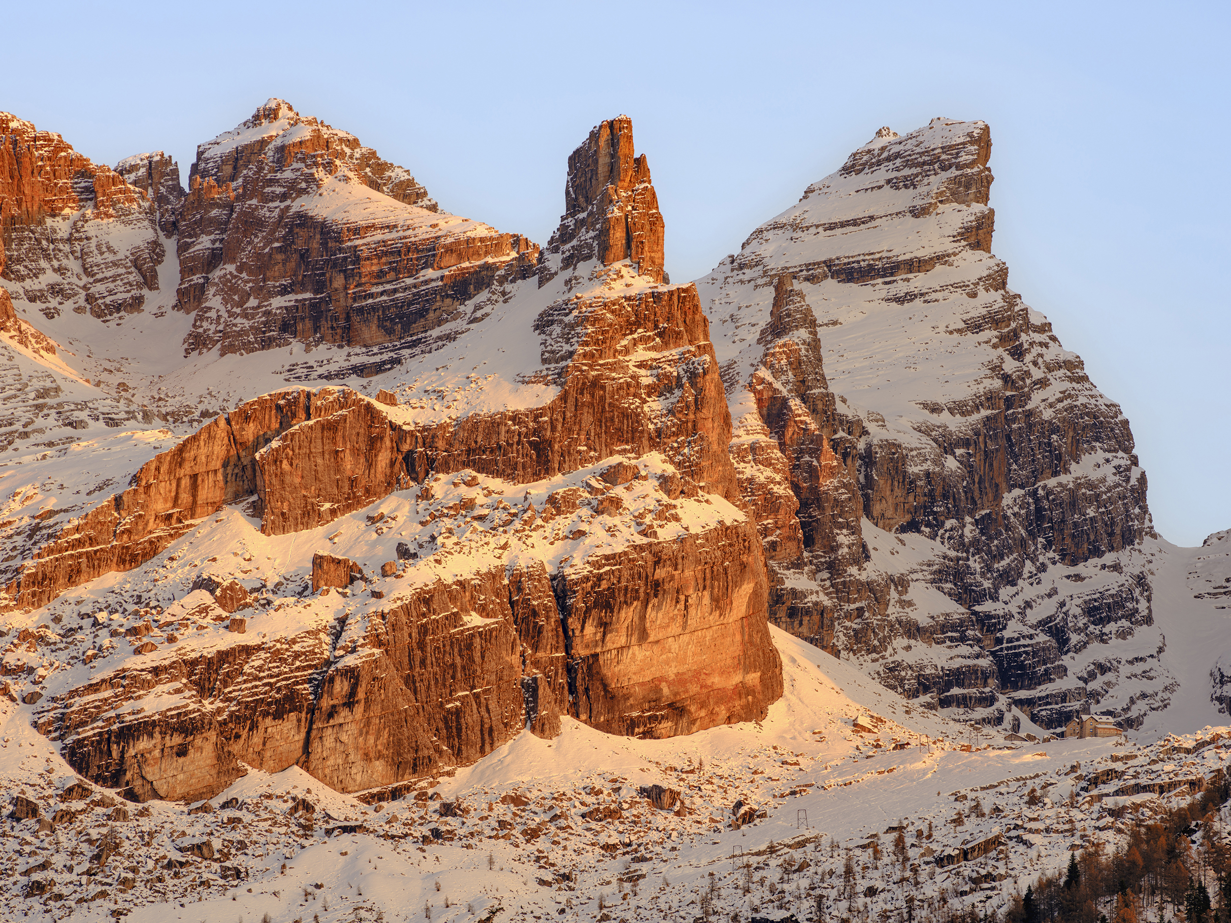 Cima Falkner and the peaks around Rifugio Tuckett and Sella. View of the Brenta Dolomites from Val Rendena in the nature park Adamello - Brenta and part of UNESCO world heritage Dolomites, in the province of Trentino in Italy. Europe, central europe, Italy, val rendena. (Photo by: Martin Zwick/REDA/Universal Images Group via Getty Images)