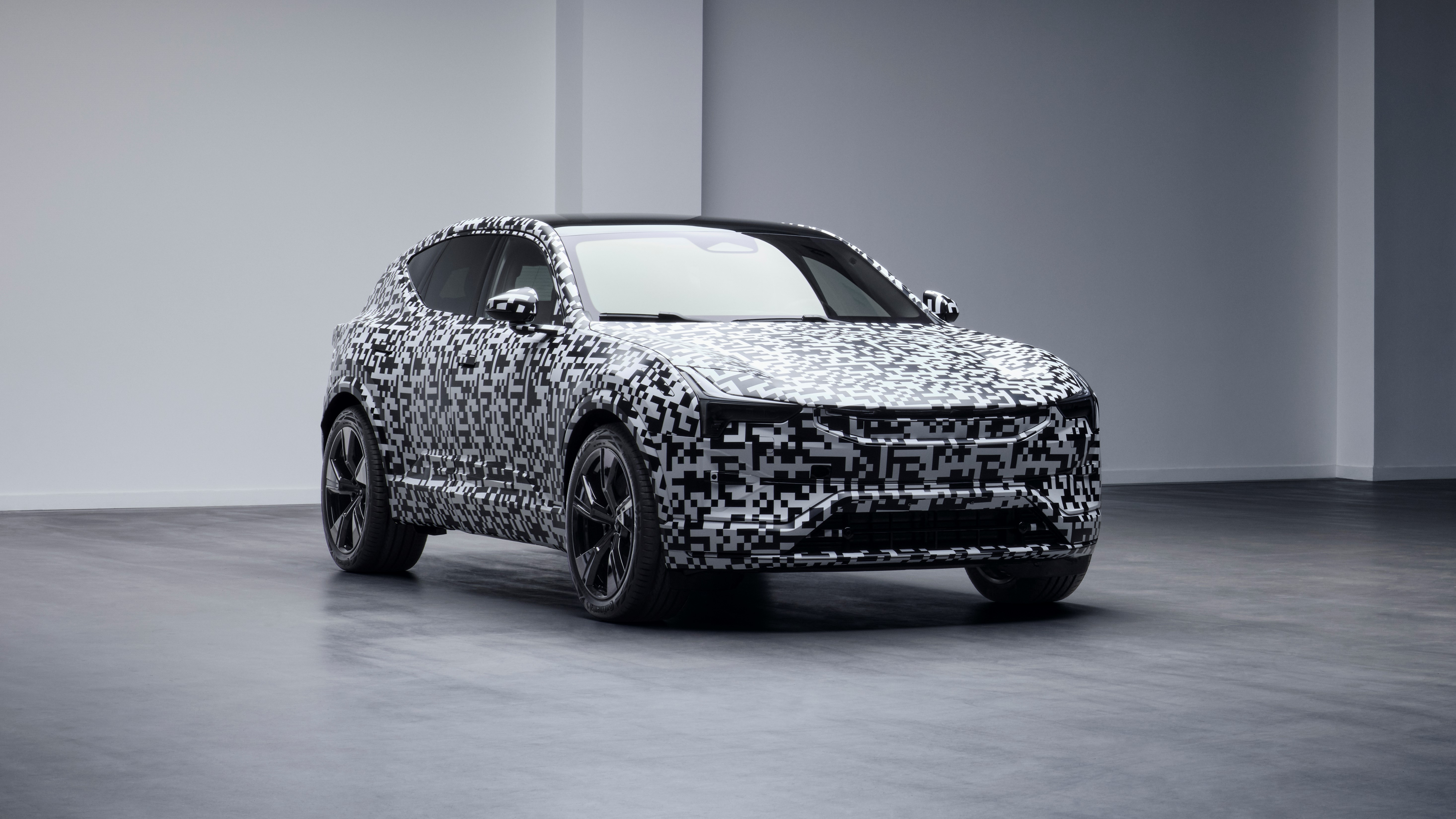 Polestar 3 in Camouflage Covering