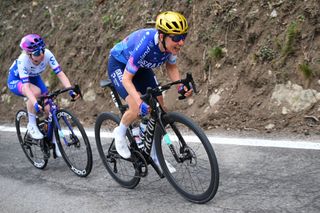 Anna Kiesenhofer gold helmet Trofeo Binda