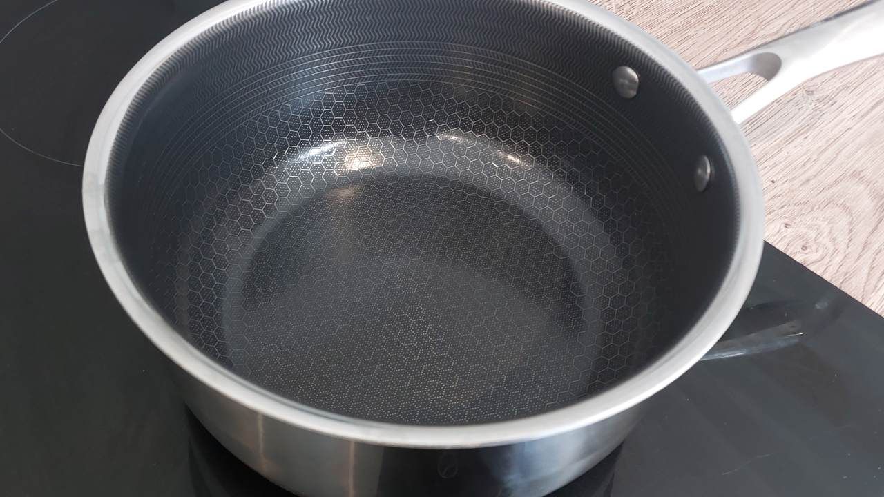 HexClad pots and pans
