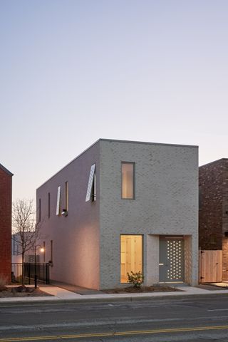 dusk exterior shot of White House by Common Works Architects