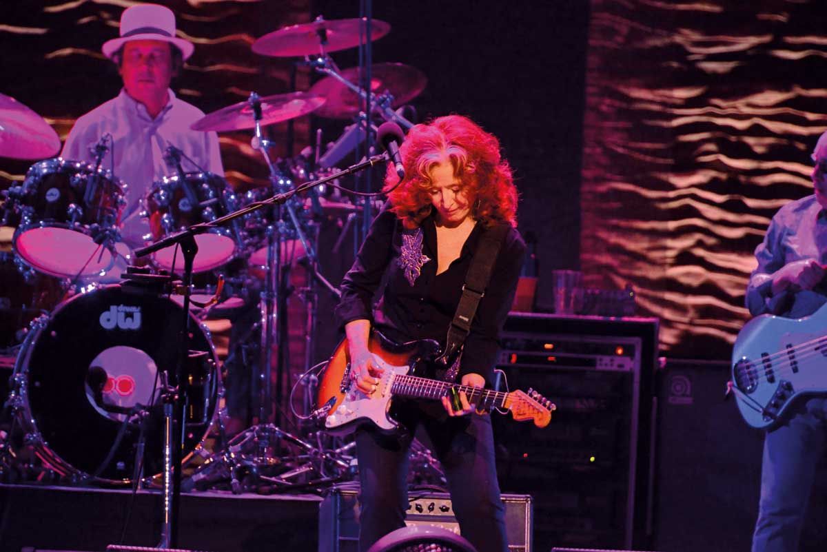 How to play slide like the world's greatest players Bonnie Raitt