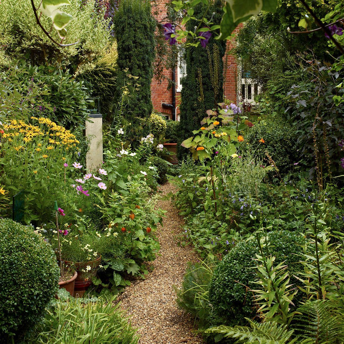 Design garden: An artistic garden in Oxfordshire | Homes & Gardens