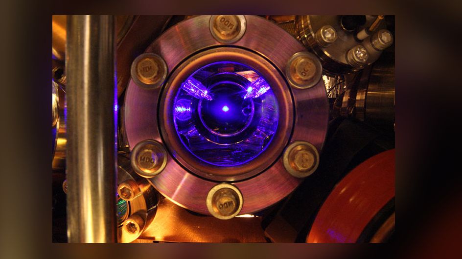 A strontium lattice optical atomic clock