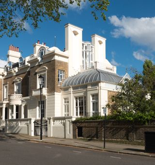 Front facade at Charles Jencks' Cosmic House which is now turned into museum