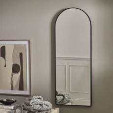 Arch mirror on neutral wall