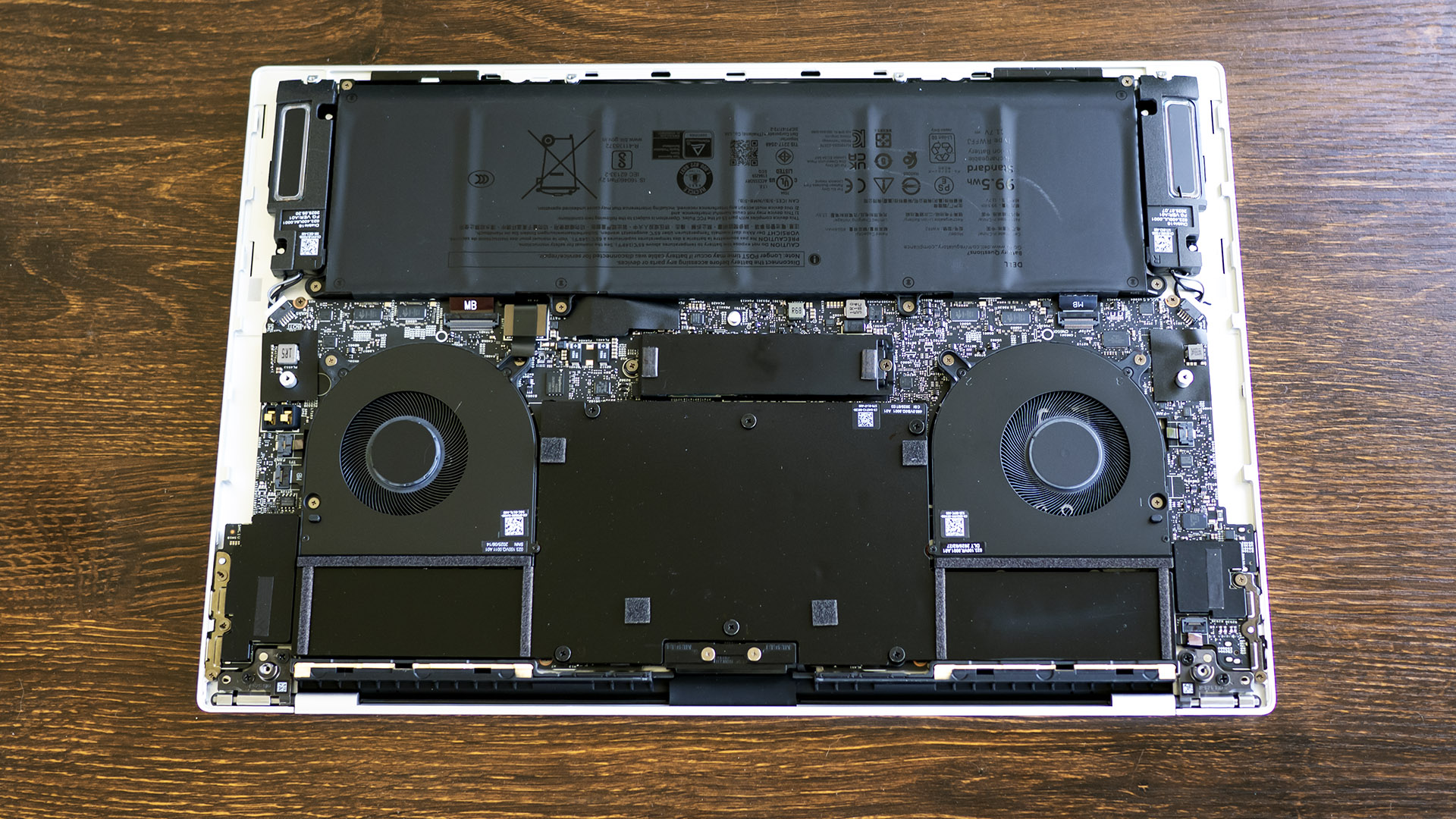Dell 16 Premium (DA16250)