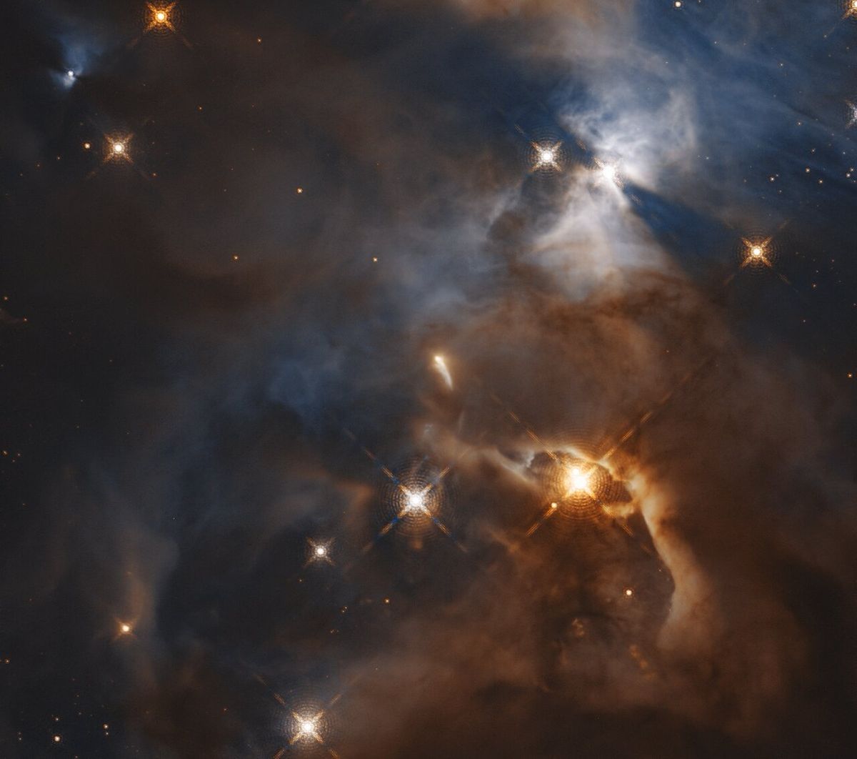 Hubble telescope spots a flapping bat signal in space