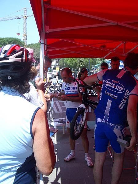 Paolo was constantly asked to autograph things and he wsa constantly happy to do so